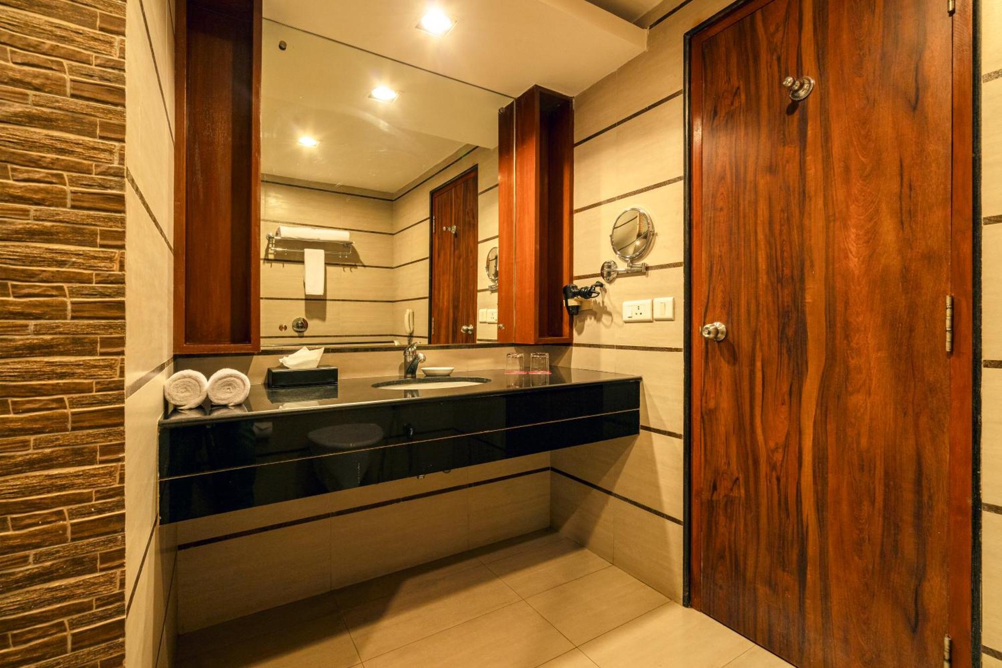 The Residency Karur Hotel Luaran gambar