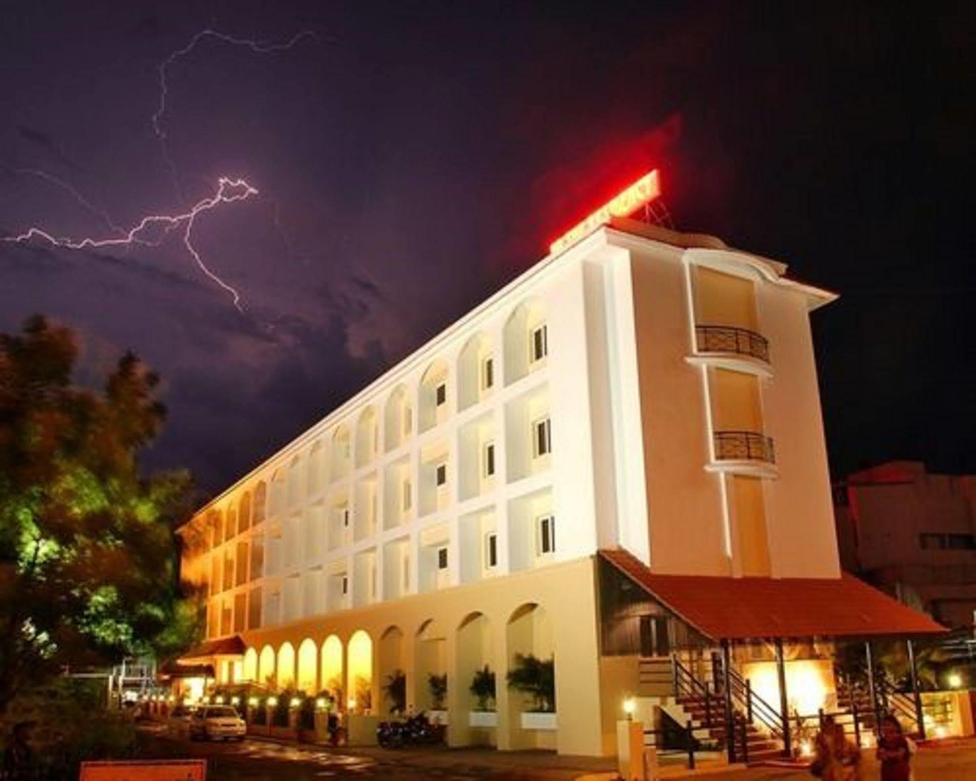 The Residency Karur Hotel Luaran gambar
