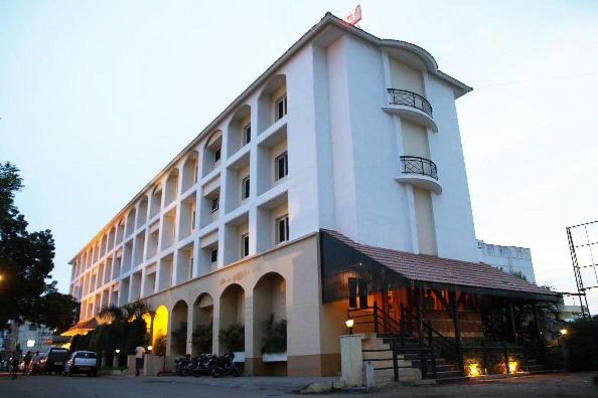 The Residency Karur Hotel Luaran gambar