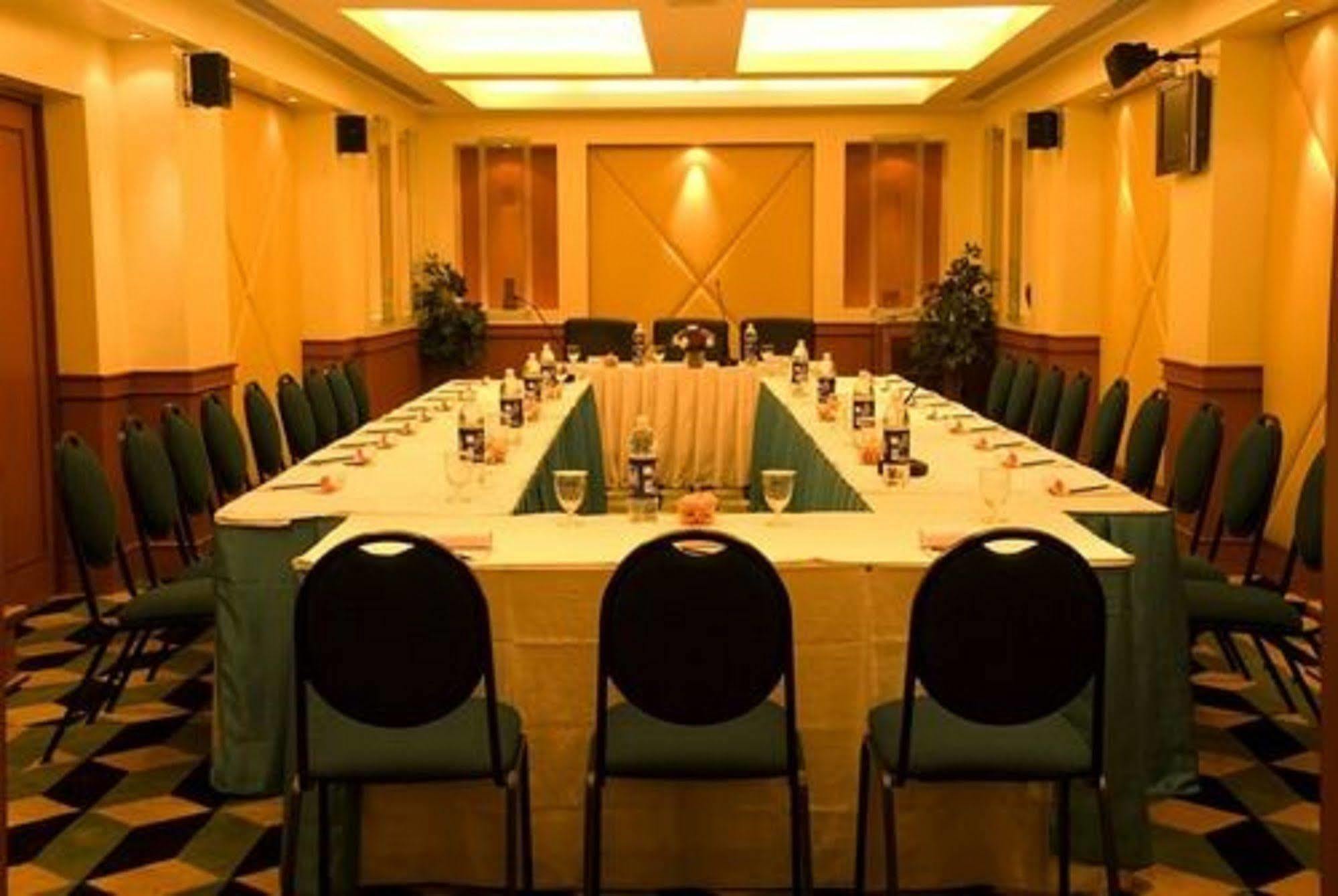 The Residency Karur Hotel Luaran gambar