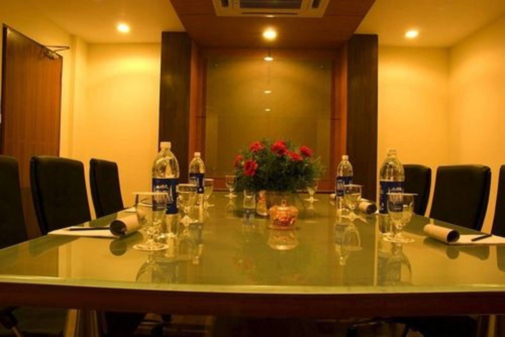 The Residency Karur Hotel Luaran gambar