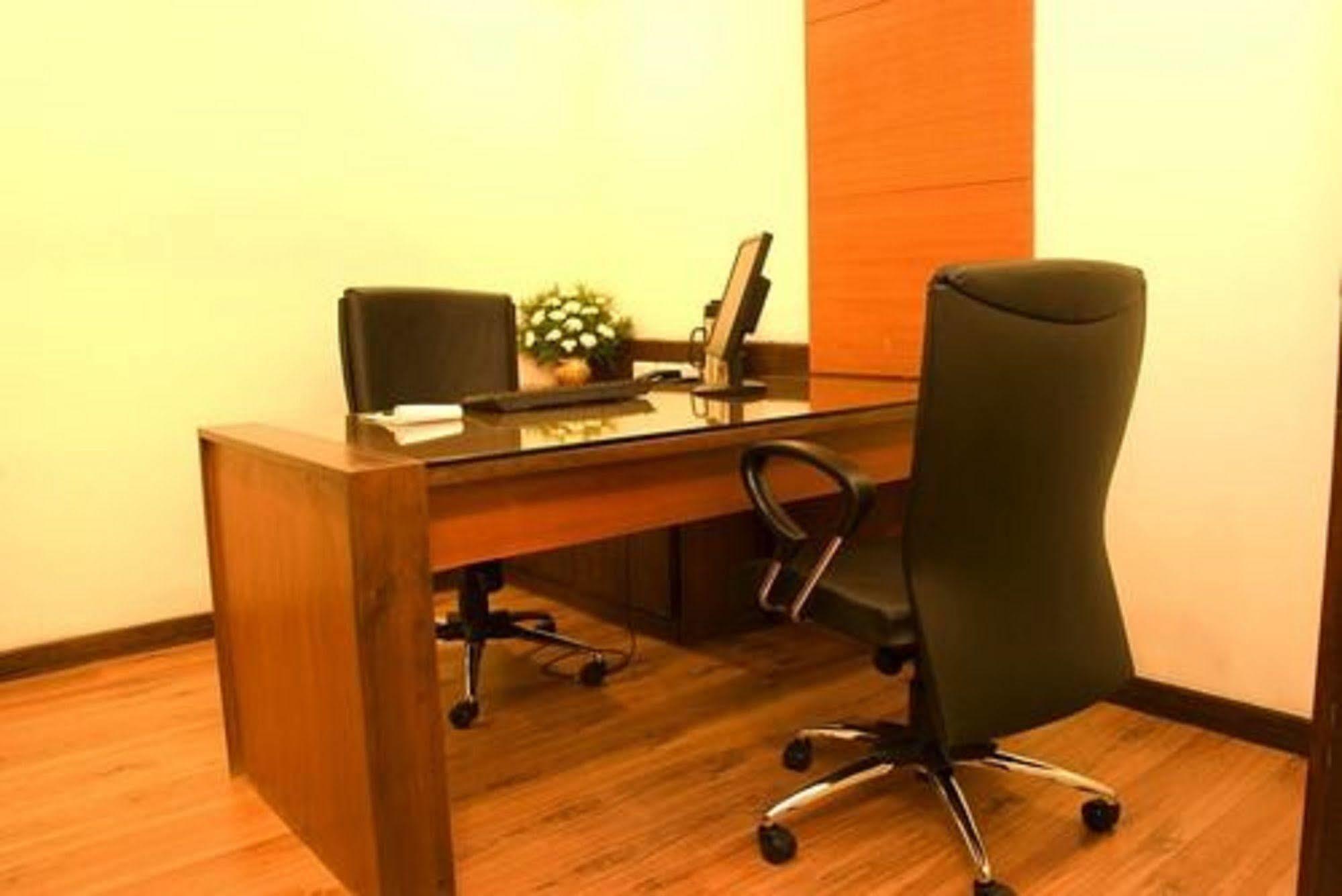 The Residency Karur Hotel Luaran gambar